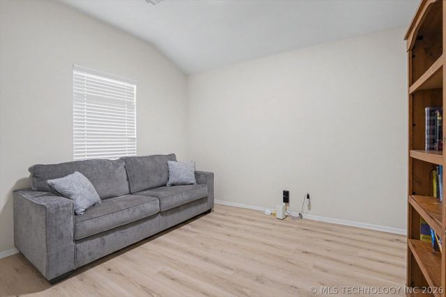 7209 S Hemlock Avenue, Broken Arrow, OK 74011