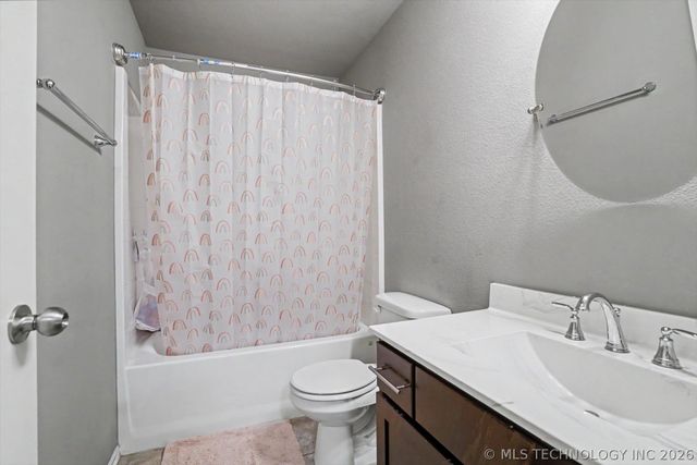 7209 S Hemlock Avenue, Broken Arrow, OK 74011