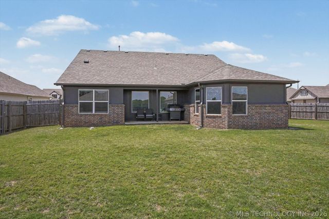 7209 S Hemlock Avenue, Broken Arrow, OK 74011