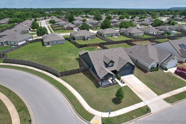 7209 S Hemlock Avenue, Broken Arrow, OK 74011