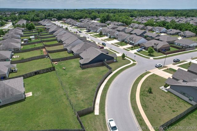 7209 S Hemlock Avenue, Broken Arrow, OK 74011