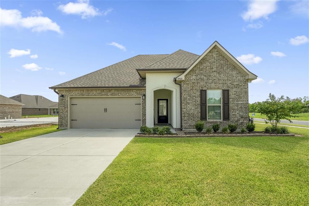 4500 Green Wood Way, Lake Charles, LA 70607