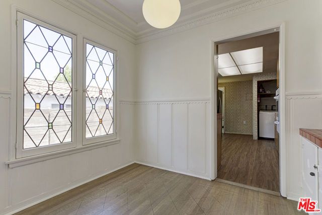 2401 E Glenoaks Boulevard, Glendale, CA 91206