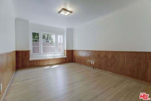2401 E Glenoaks Boulevard, Glendale, CA 91206