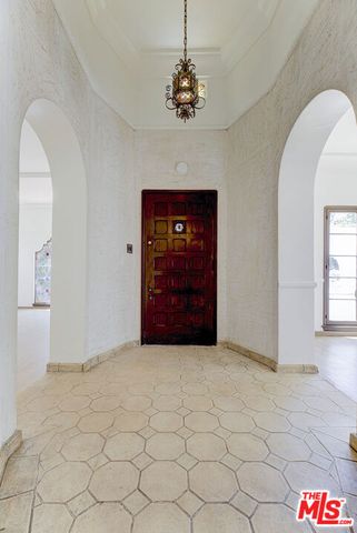 2401 E Glenoaks Boulevard, Glendale, CA 91206