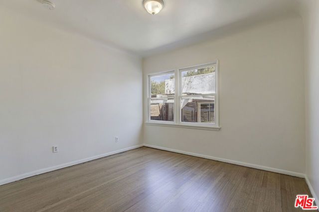 2401 E Glenoaks Boulevard, Glendale, CA 91206