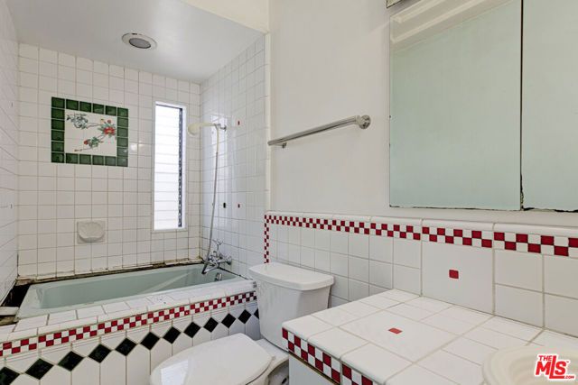 2401 E Glenoaks Boulevard, Glendale, CA 91206