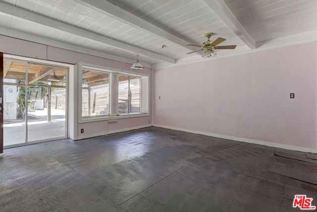2401 E Glenoaks Boulevard, Glendale, CA 91206