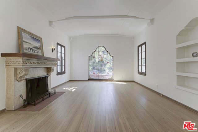 2401 E Glenoaks Boulevard, Glendale, CA 91206