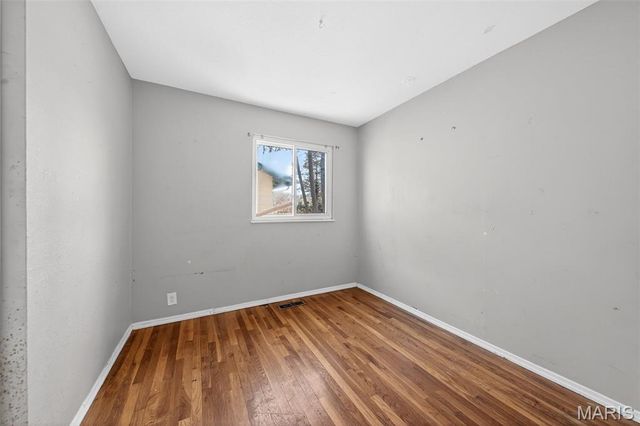 3027 Westminster Drive, Florissant, MO 63033