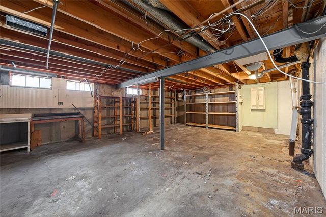 3027 Westminster Drive, Florissant, MO 63033