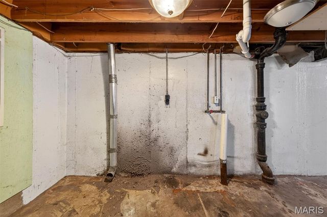 3027 Westminster Drive, Florissant, MO 63033