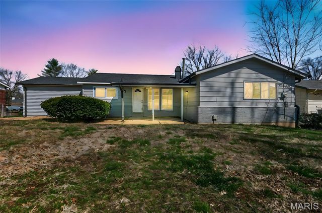 3027 Westminster Drive, Florissant, MO 63033