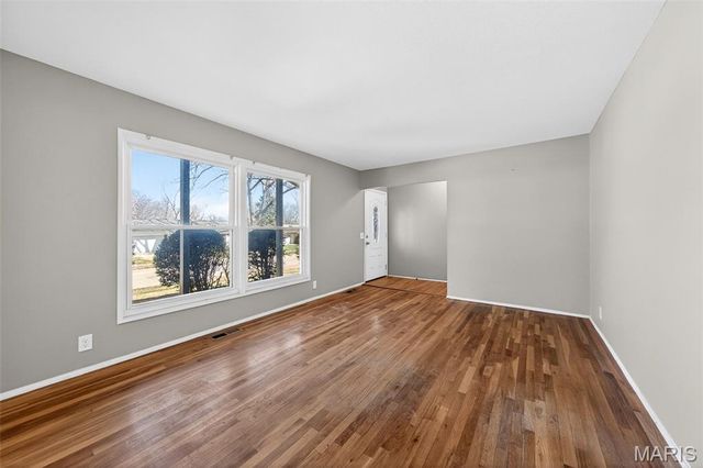 3027 Westminster Drive, Florissant, MO 63033