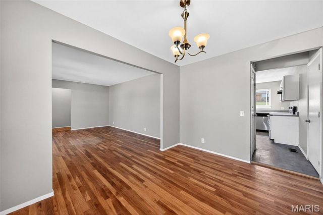 3027 Westminster Drive, Florissant, MO 63033