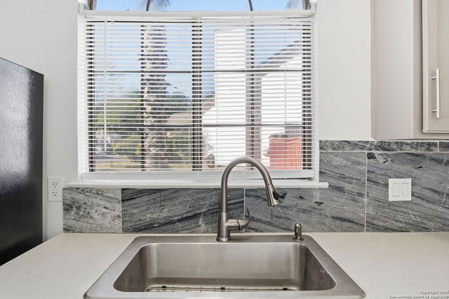 6304 Village Arbor, San Antonio, TX 78250