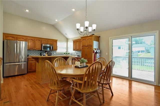 514 JOHNSTON Parkway, Raymore, MO 64083