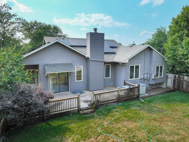 934 Lazy Creek Dr, Newton, KS 67114