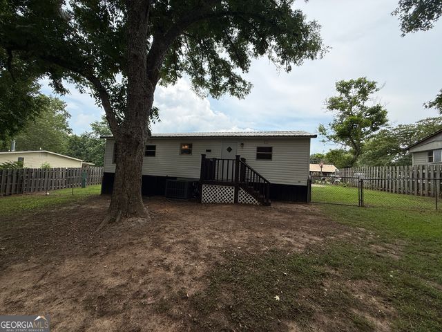 6 Skyland Drive W, Locust Grove, GA 30248