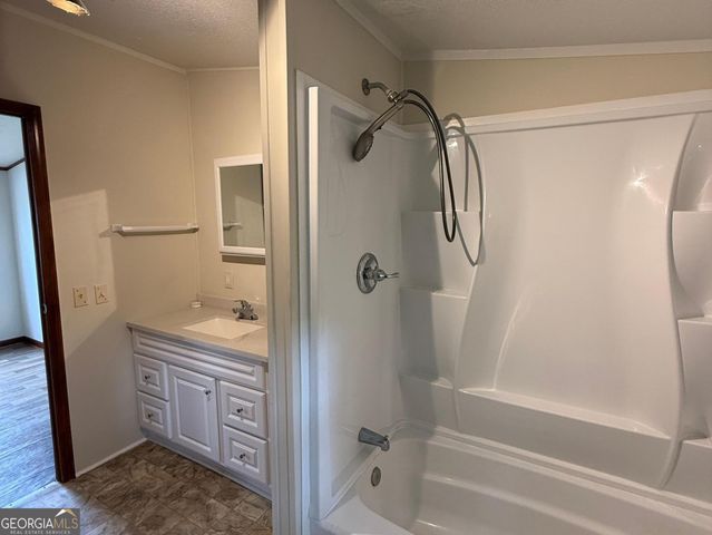 6 Skyland Drive W, Locust Grove, GA 30248