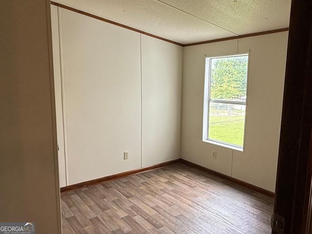 6 Skyland Drive W, Locust Grove, GA 30248