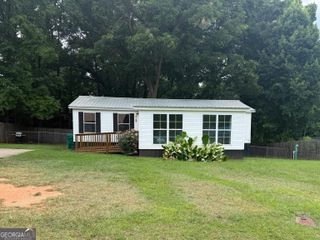 6 Skyland Drive W, Locust Grove, GA 30248