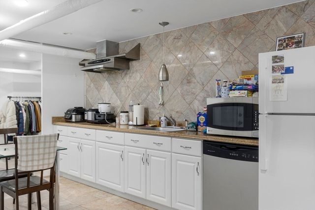 407A Broadway, Cambridge, MA 02138
