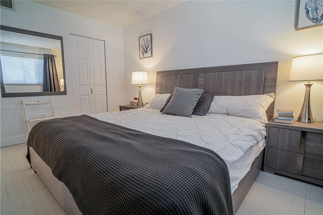 6801 Harding Ave 301, Miami Beach, FL 33141