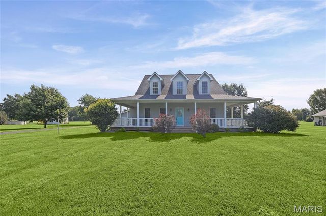 2100 Steinkoenig School Road, Highland, IL 62249