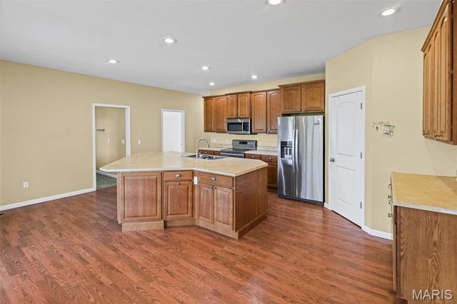 2100 Steinkoenig School Road, Highland, IL 62249