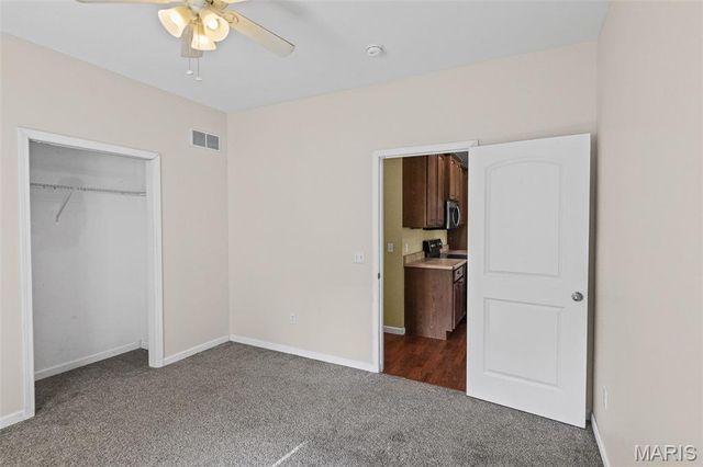 2100 Steinkoenig School Road, Highland, IL 62249
