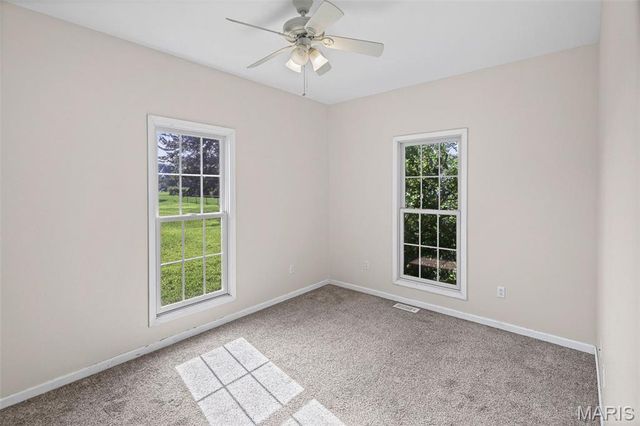 2100 Steinkoenig School Road, Highland, IL 62249