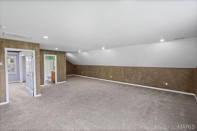 2100 Steinkoenig School Road, Highland, IL 62249