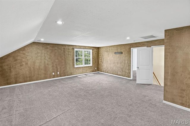 2100 Steinkoenig School Road, Highland, IL 62249