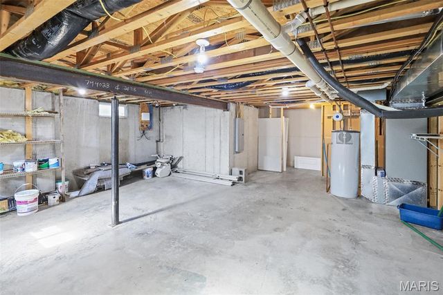 2100 Steinkoenig School Road, Highland, IL 62249
