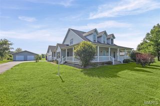 2100 Steinkoenig School Road, Highland, IL 62249