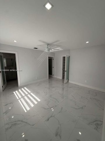 19020 SW 91st Ave ., Cutler Bay, FL 33157