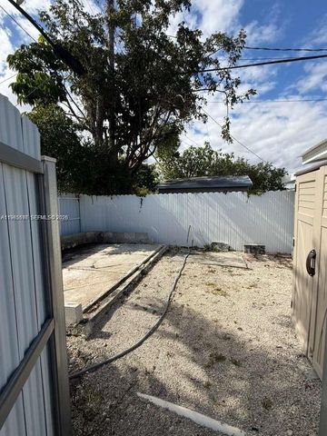 19020 SW 91st Ave ., Cutler Bay, FL 33157