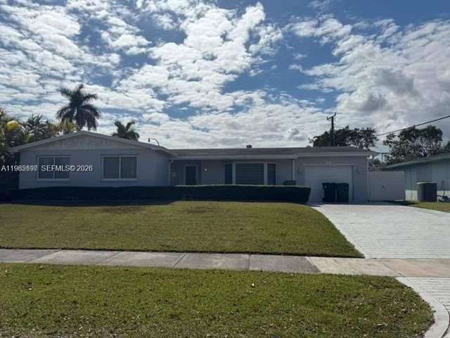 19020 SW 91st Ave ., Cutler Bay, FL 33157