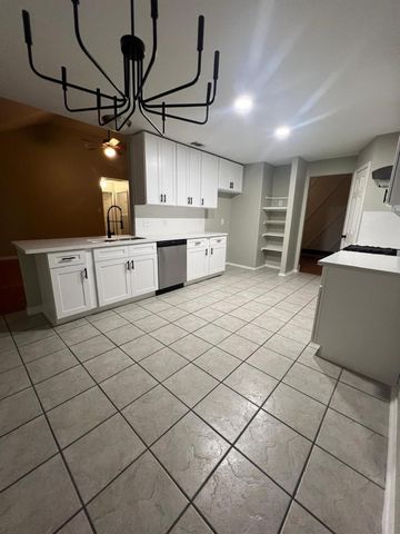 8114 Lantana, Baytown, TX 77523