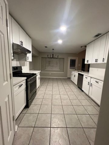 8114 Lantana, Baytown, TX 77523