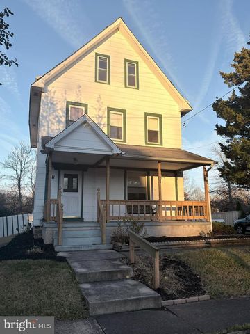 11 LINCOLN AVE, Ivyland, PA 18974