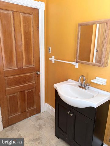 11 LINCOLN AVE, Ivyland, PA 18974