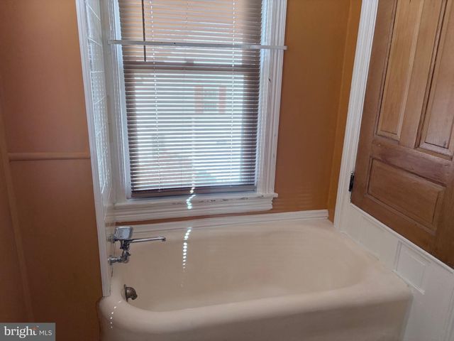 11 LINCOLN AVE, Ivyland, PA 18974