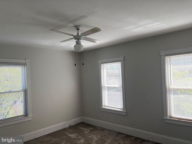 11 LINCOLN AVE, Ivyland, PA 18974