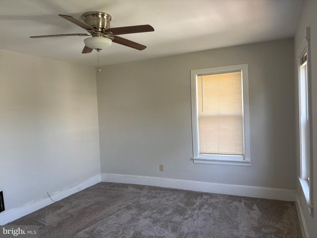 11 LINCOLN AVE, Ivyland, PA 18974