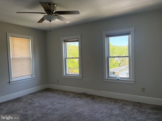 11 LINCOLN AVE, Ivyland, PA 18974