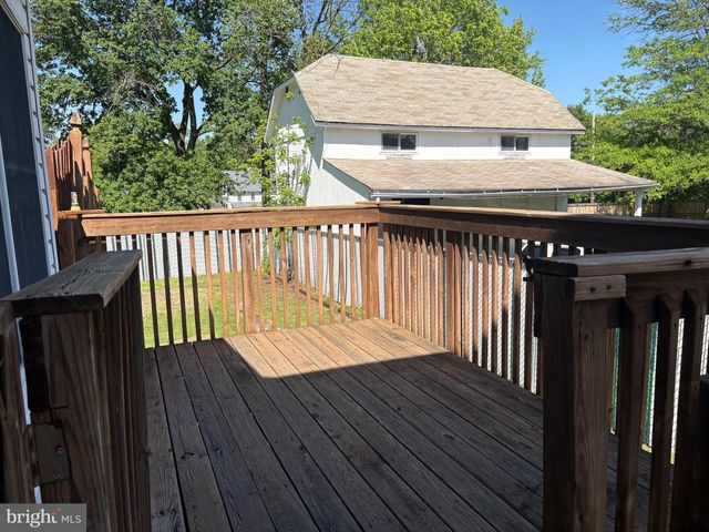 11 LINCOLN AVE, Ivyland, PA 18974