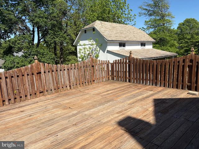 11 LINCOLN AVE, Ivyland, PA 18974