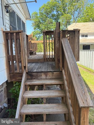 11 LINCOLN AVE, Ivyland, PA 18974